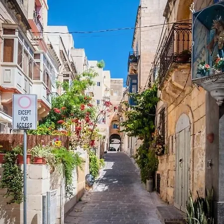 Spacious 4br With Terrace & Location By 360 Estates Apartment Sliema